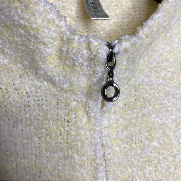 Soybu yellow fuzzy fleece jacket size large - Picture 3 of 4